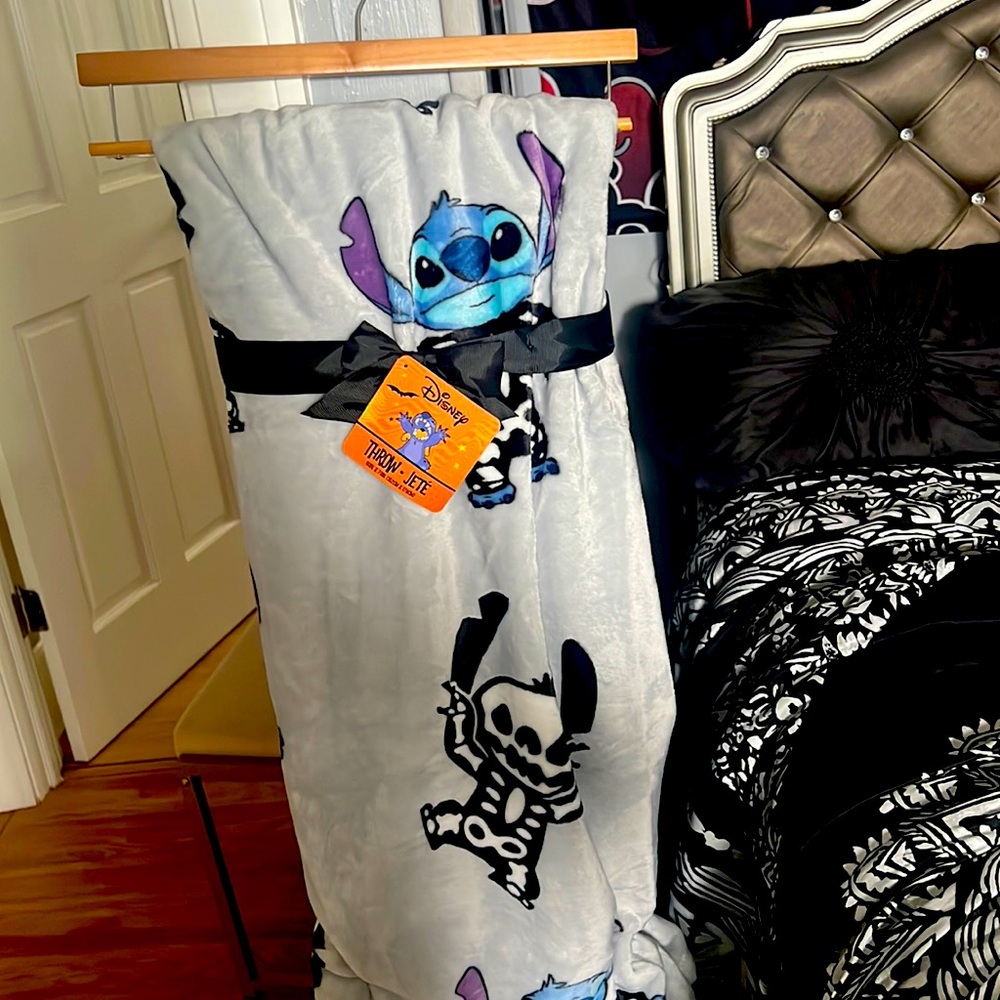Stitch Halloween blanket